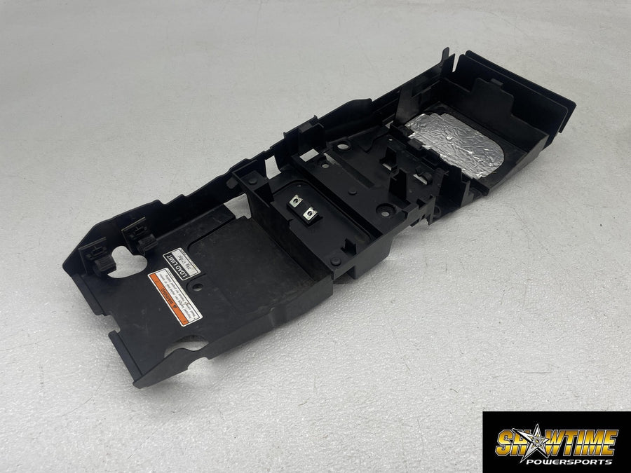 08-16 YAMAHA YZF R6 REAR BACK TAIL UNDERTAIL BATTERY TRAY PLASTIC