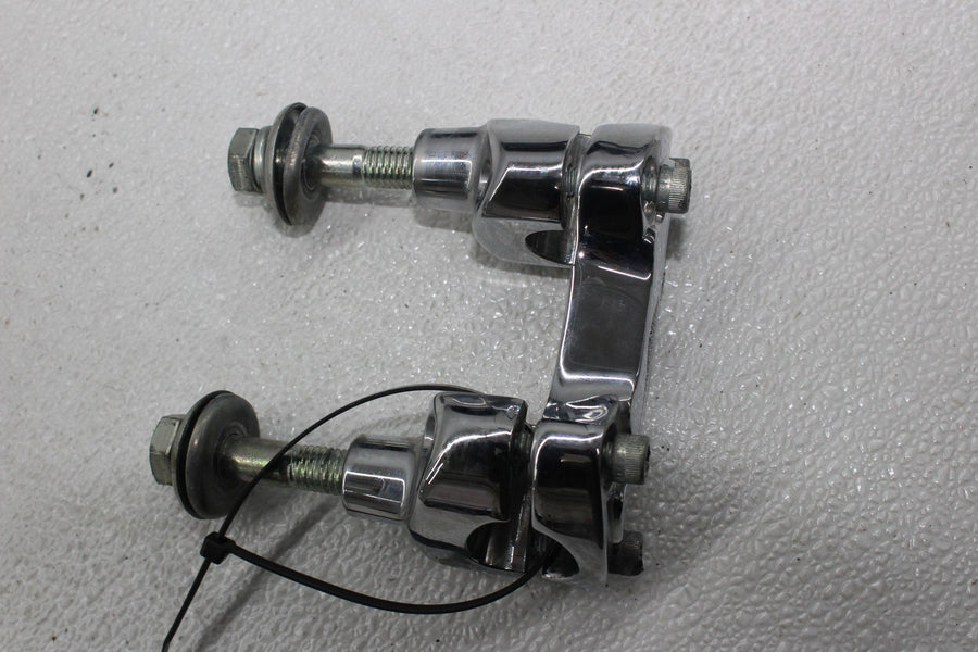 06-11 HARLEY-DAVIDSON DYNA STREET BOB FXDB HANDLEBAR RISERS