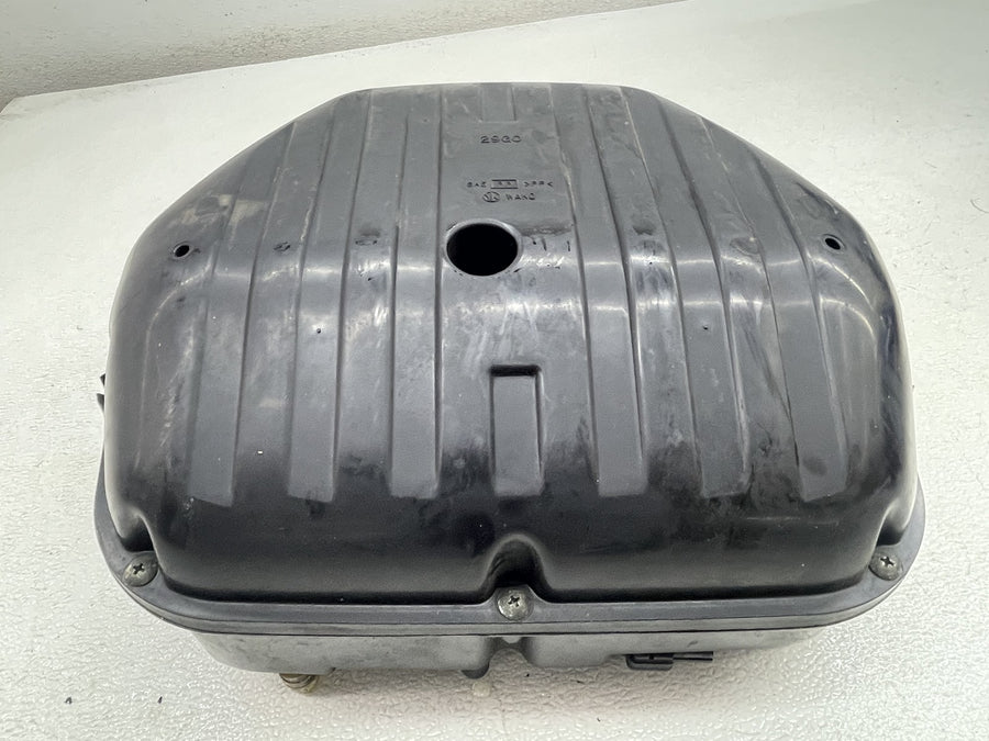 04-05 SUZUKI GSXR750 AIRBOX AIR INTAKE FILTER BOX 13700-30G00