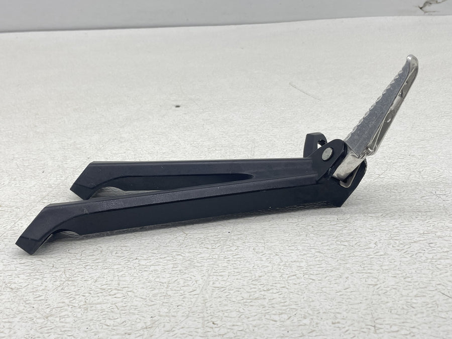 11-26 SUZUKI GSXR600 GSXR750 REAR BACK PASSENGER PEG SET PAIR
