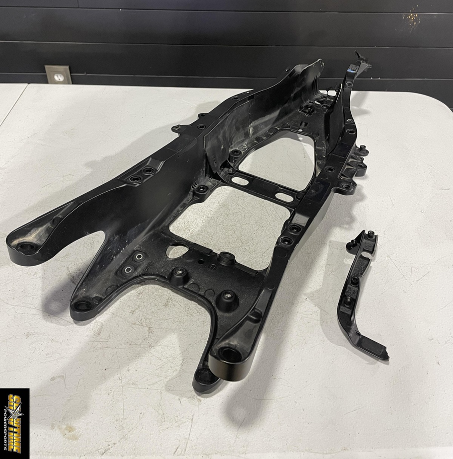 20-26 YAMAHA YZF R1 REAR BACK TAIL SUBFRAME SUB FRAME DAMAGED