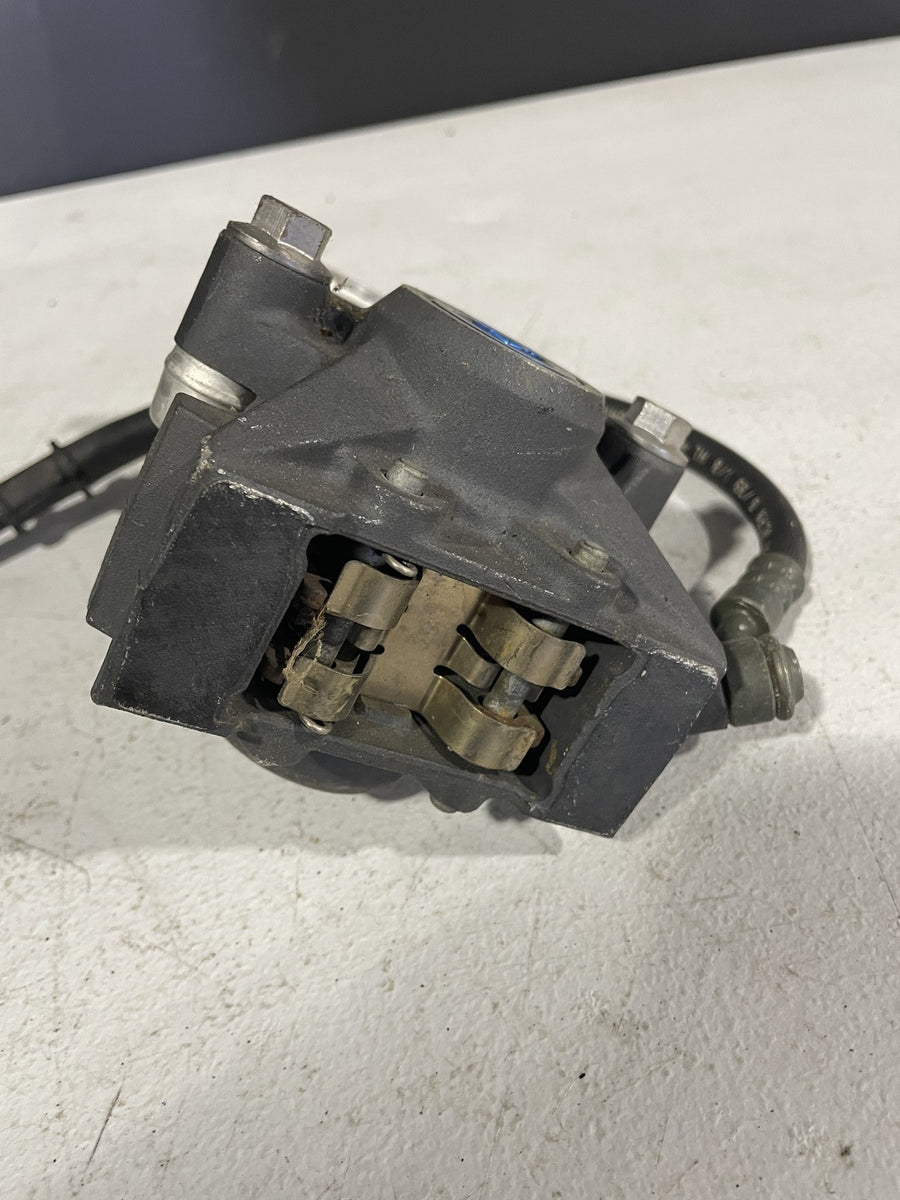 00-01 YAMAHA YZF R1 REAR BACK BRAKE CALIPER W MOUNT BRACKET