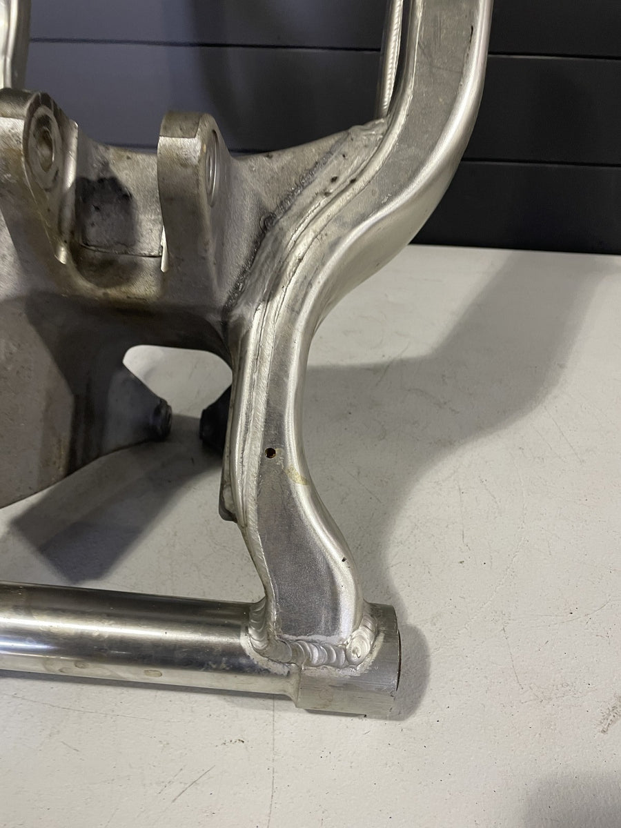 06-07 HONDA CBR1000RR REAR SWINGARM BACK SUSPENSION SWING ARM 52200-MEL-D30