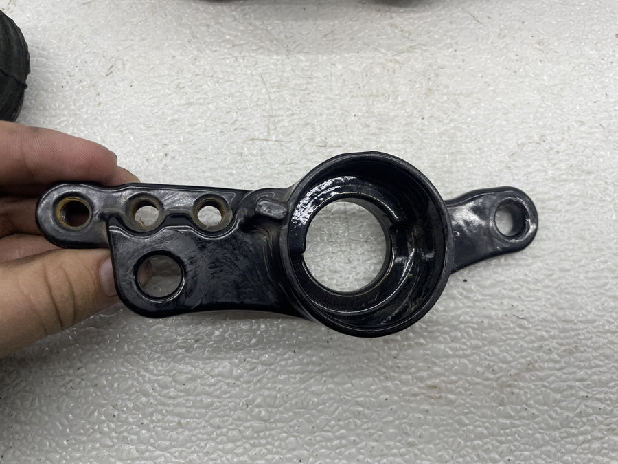 13 HARLEY-DAVIDSON ROAD GLIDE CVO CUSTOM FLTRXSE2 REAR SWINGARM PIVOT MOUNT KIT