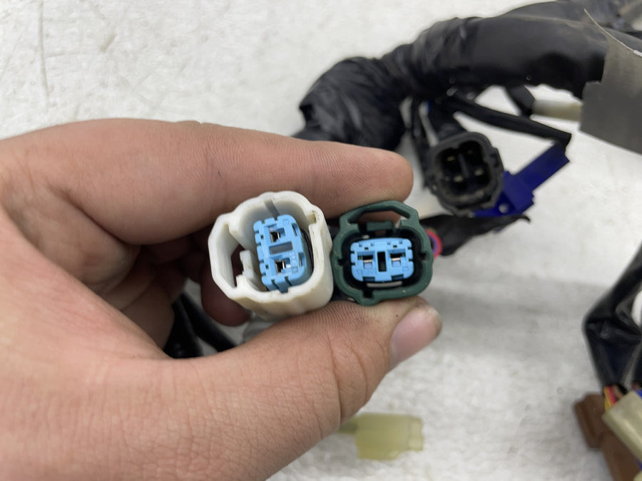 06-15 YAMAHA FZ1 MAIN ENGINE WIRING HARNESS MOTOR WIRE LOOM