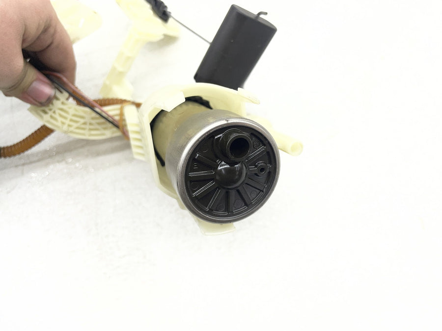 07-11 HARLEY-DAVIDSON ELECTRA GLIDE ULTRA CLASSIC FLHTCU FUEL GAS PUMP