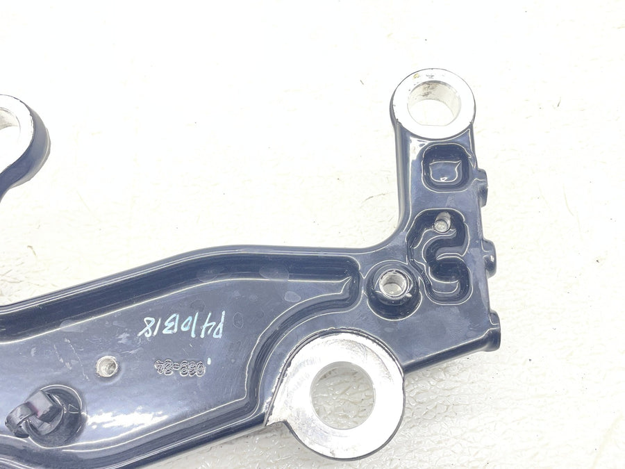 25-26 HARLEY-DAVIDSON NIGHTSTER RH975 FRAME MOUNT BRACKET PAIR