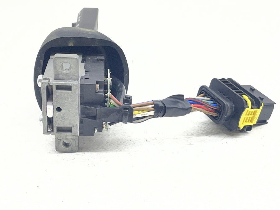 19 POLARIS SLINGSHOT SL LEFT CONTROL SWITCH HEADLIGHT TURN SIGNAL STOCK LEVER