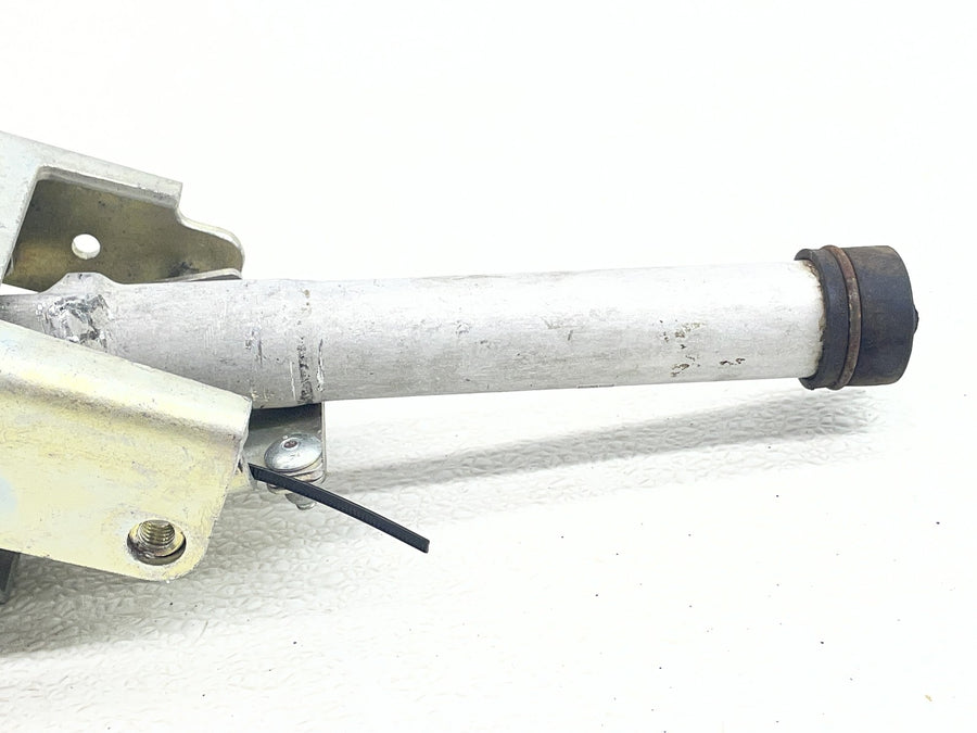 19 POLARIS SLINGSHOT SL STEERING COLUMN BRACKET