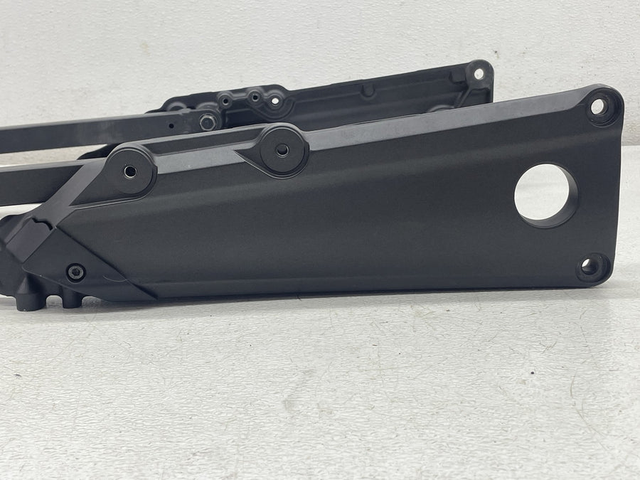 12-25 KAWASAKI NINJA ZX14R REAR SUBFRAME BACK SUB FRAME STRAIGHT