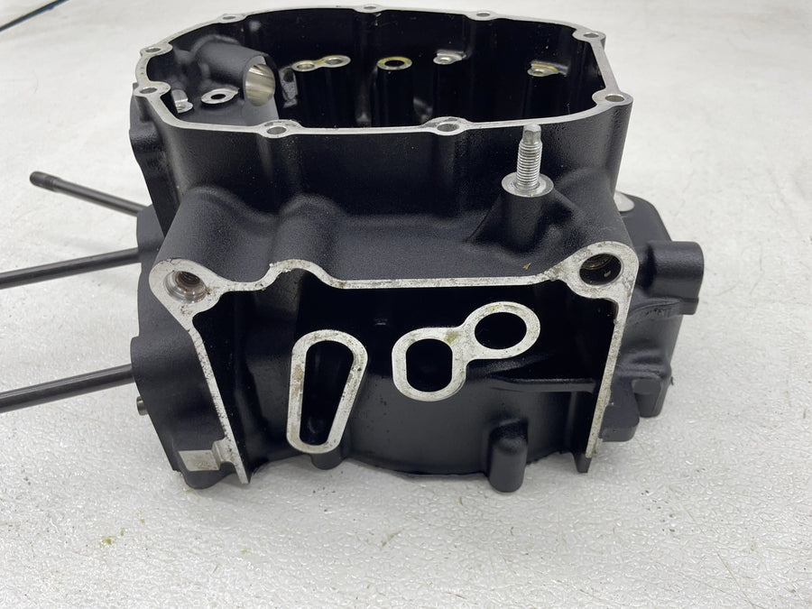 24-26 HARLEY-DAVIDSON STREET GLIDE FLHX M8 117CI ENGINE RIGHT CRANKCASE HOUSING