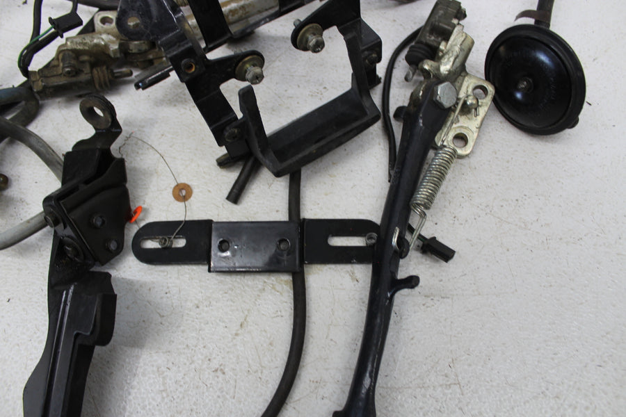 1995 KAWASAKI NINJA ZX6 ZX600E PARTS AND HARDWARE NUTS BOLTS
