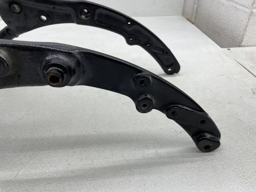07-11 HARLEY-DAVIDSON ROAD KING CLASSIC FLHRC REAR BACK FENDER SUPPORT SUBFRAME