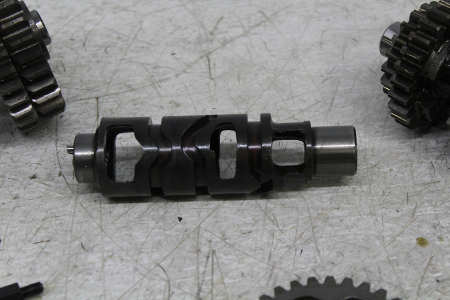 00 SUZUKI INTRUDER 800 VS800GL TRANSMISSION TRANNY GEAR