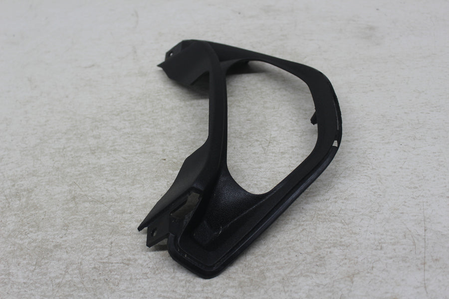 97-98 SUZUKI BANDIT 1200 FRONT LOWER INNER EXHAUST V FAIRING COWL GUARD