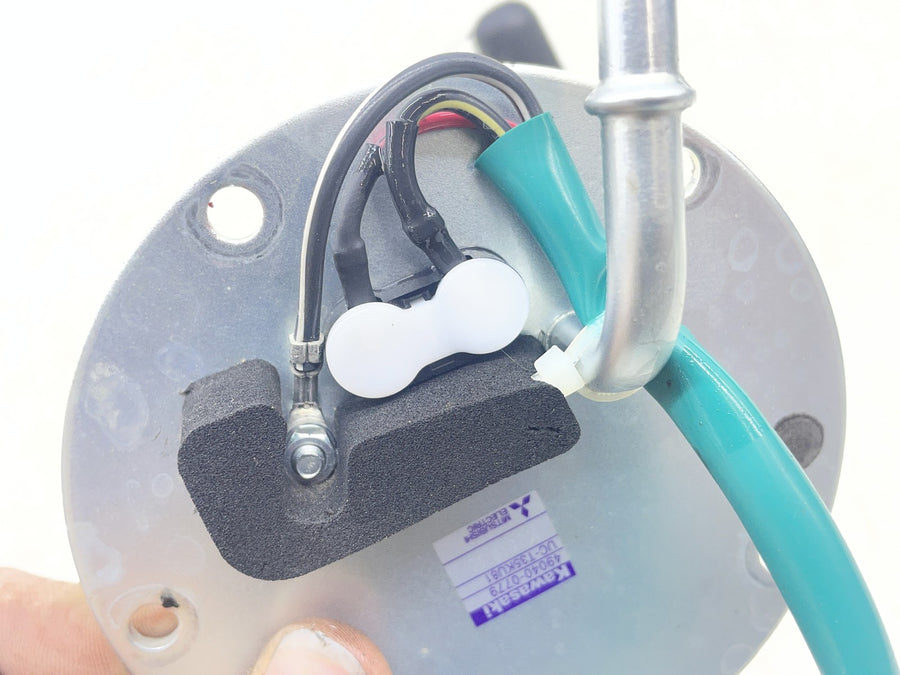 19-23 KAWASAKI NINJA ZX6R ZX636 FUEL PUMP GAS PETROL SENDER UNIT 49040-0779