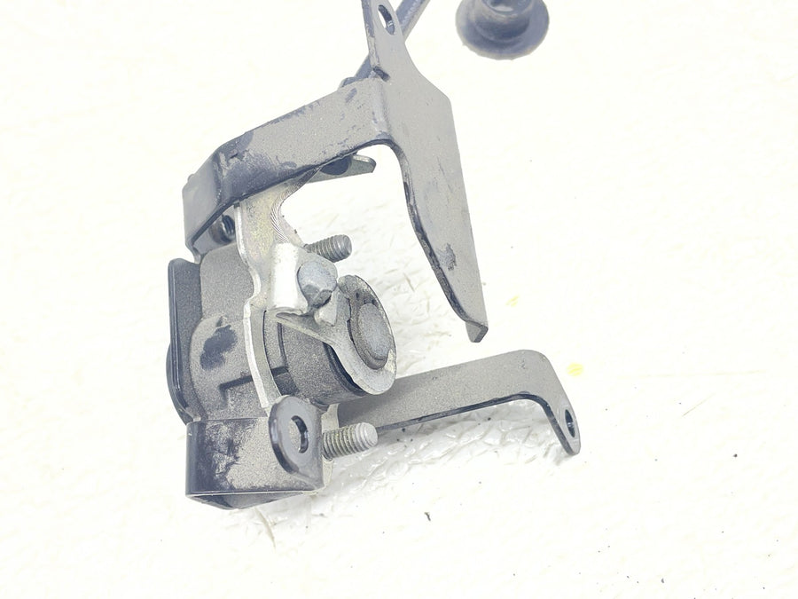 25-26 HARLEY-DAVIDSON NIGHTSTER RH975 PARTS HARDWARE FILTER COVER CUSH HORN