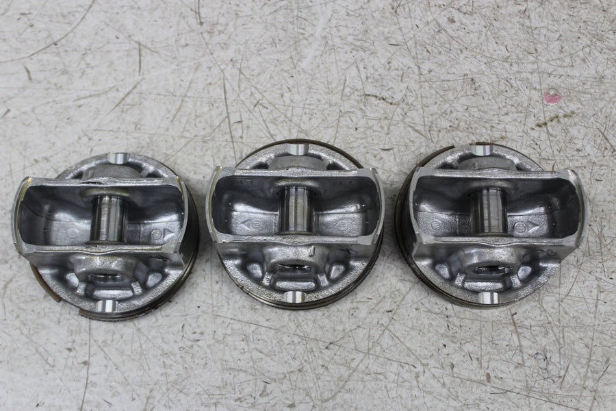 22 TRIUMPH STREET TRIPLE RS ENGINE MOTOR CYLINDER JUG W PISTONS