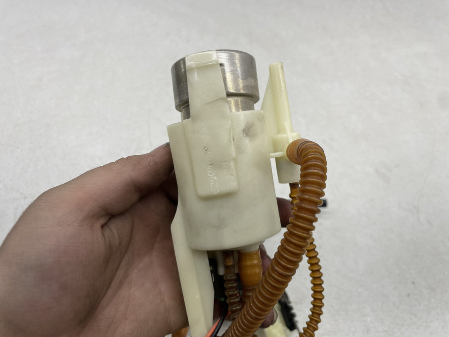 07-11 HARLEY-DAVIDSON ELECTRA GLIDE ULTRA CLASSIC FLHTCU FUEL GAS PUMP