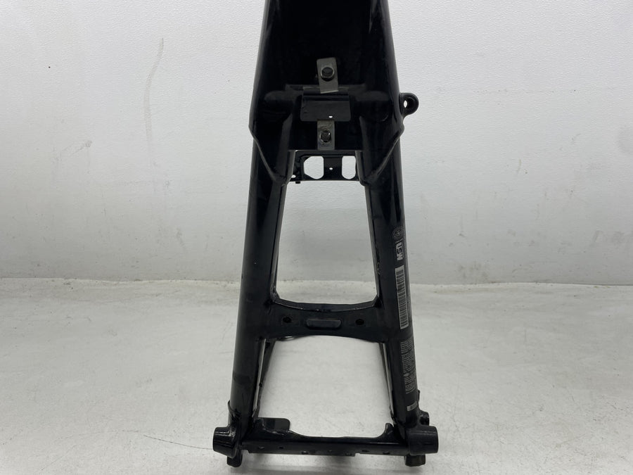 24-26 HARLEY-DAVIDSON ROAD GLIDE FLTRX STPSS35 FRAME CHASSI STRAIGHT