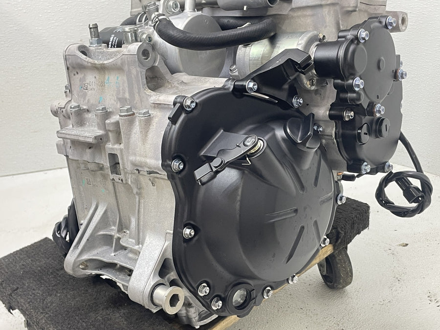 24-26 KAWASAKI NINJA ZX6R ZX636 COMPLETE ENGINE MOTOR CASES RUNS CLEAN NICE!