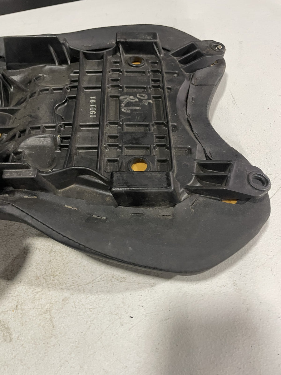 06-07 YAMAHA YZF R6 FRONT DRIVERS SEAT PAD SADDLE PILLION