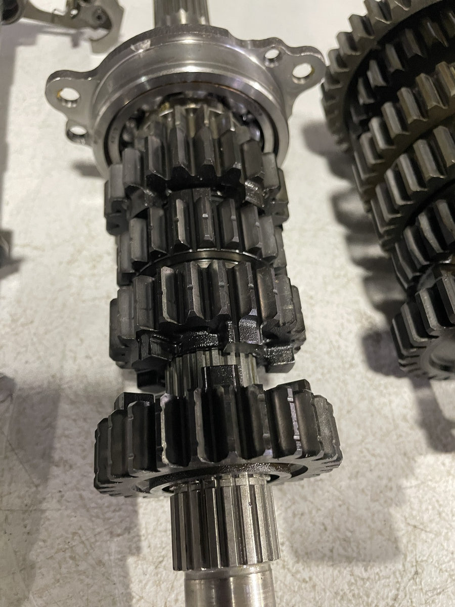 09-14 YAMAHA YZF R1 ENGINE TRANSMISSION GEARS OUTPUT MAIN SHAFT