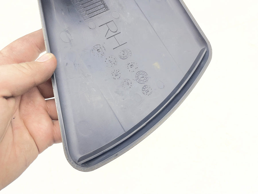 13 HARLEY-DAVIDSON ROAD GLIDE CVO CUSTOM FLTRXSE2 RIGHT STORAGE BOX LID