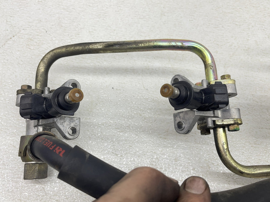 00-01 HONDA RVT1000R RC51 SP1 GAS FUEL INJECTORS RAIL 16400-MCF-674