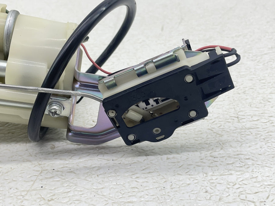 11-26 SUZUKI GSXR600 GSXR750 FUEL PUMP GAS PETROL SENDER UNIT 15100-14J01