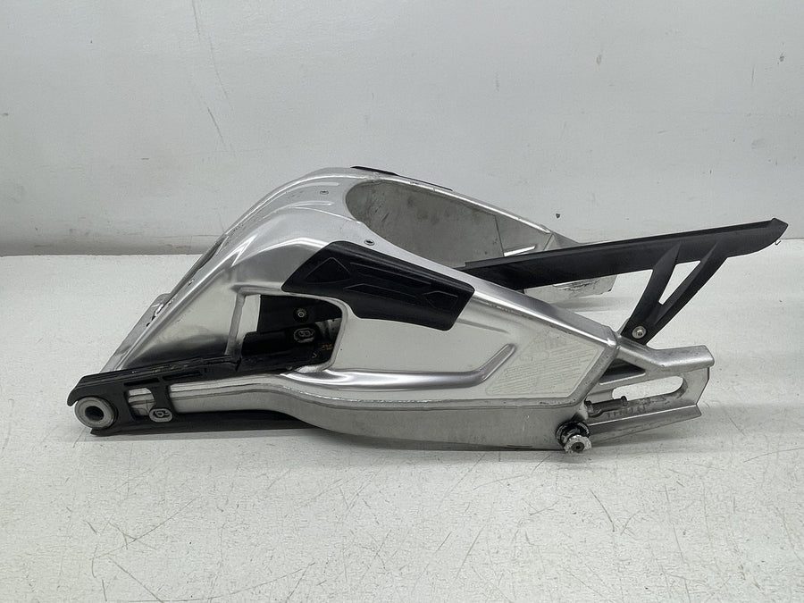 15-18 BMW S1000RR REAR SWINGARM BACK SUSPENSION SWING ARM 33 35 8549982