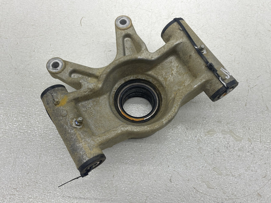 15-22 POLARIS SCRAMBLER 850 REAR BACK RIGHT STEERING KNUCKLE 5143608