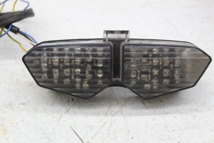 03-05 YAMAHA YZF R6 REAR TAIL TAILLIGHT BACK BRAKE LIGHT