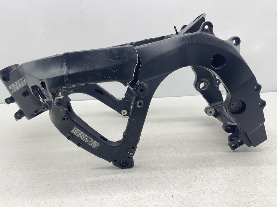 11-26 SUZUKI GSXR750 GSXR600 FRAME CHASSIS STPSS 38 DAMAGE
