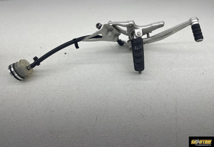 14-16 BMW R NINE T RIGHT FRONT FOOT REST PEG REAR BRAKE MASTER CYLINDER