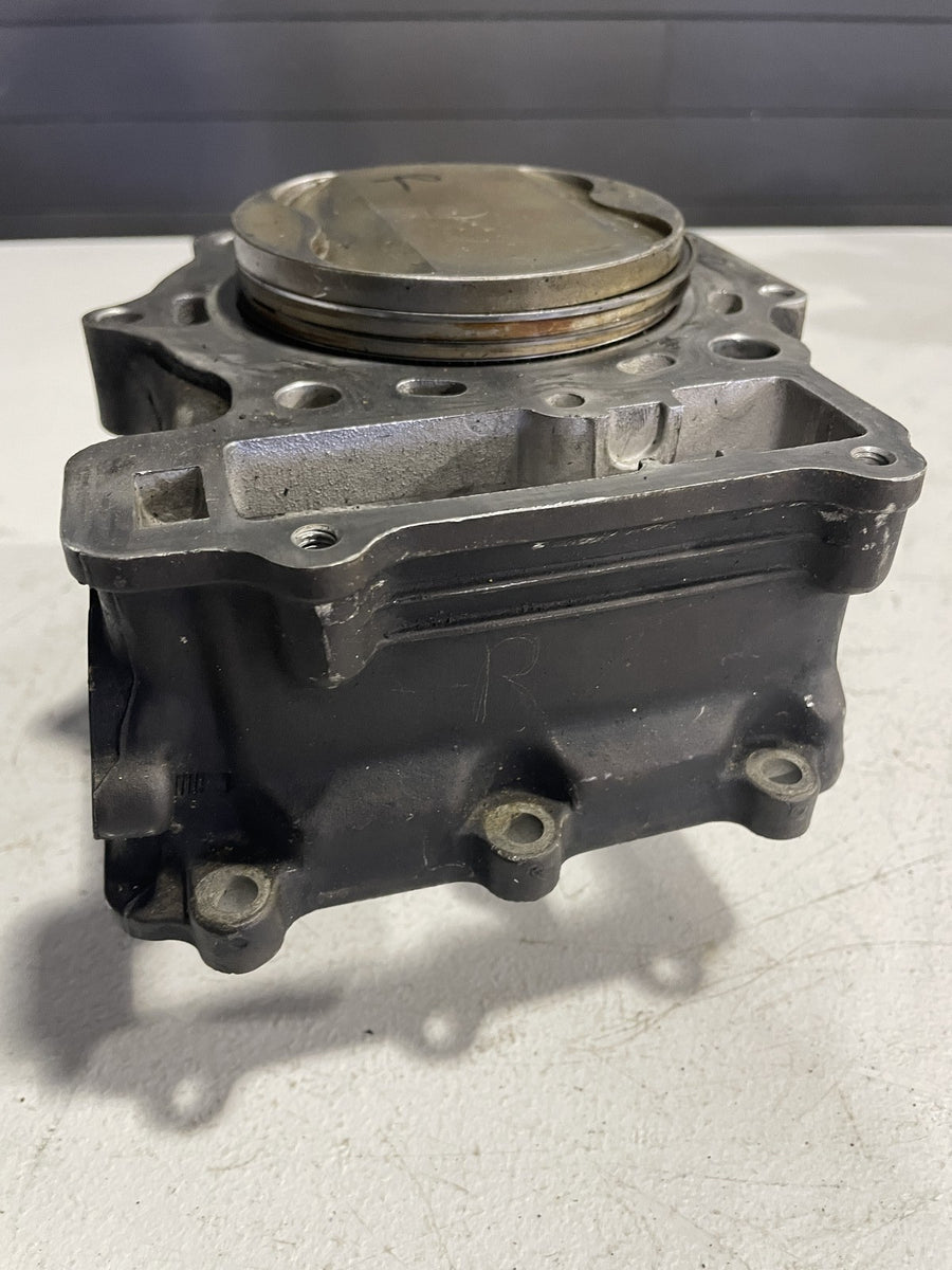 98-01 SUZUKI TL1000S ENGINE MOTOR PISTON CYLINDERS BLOCK JUG