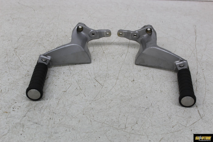 06-12 VICTORY KINGPIN REAR PASSENGER FOOT REST PEG STEP PEGS STEPS PAIR
