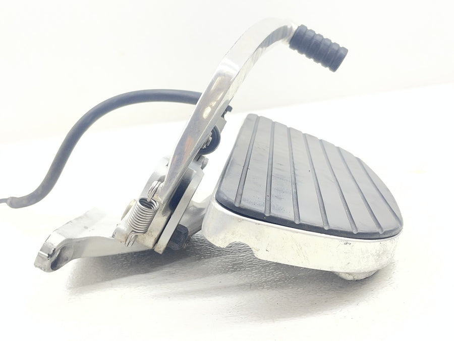 04-06 VICTORY KINGPIN RIGHT FRONT FOOT REST BOARD BREMBO REAR BRAKE MASTER