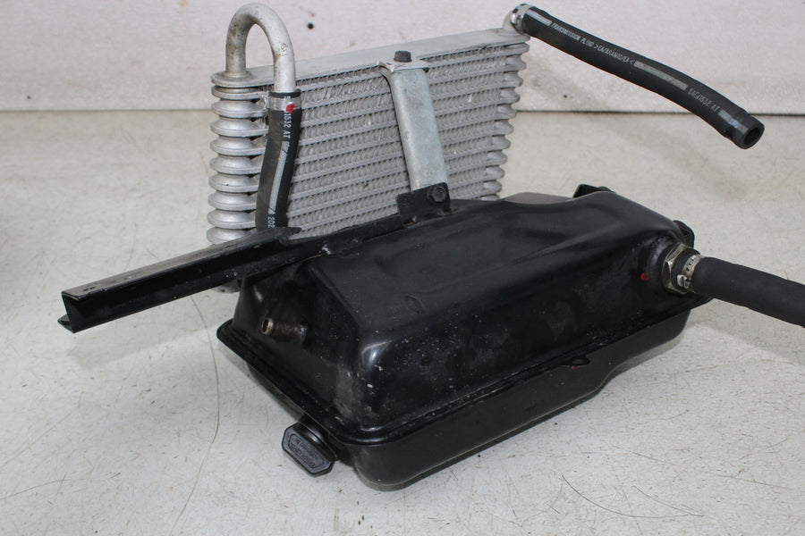 10-12 CAN-AM SPYDER ROADSTER RT ENGINE MOTOR OIL TANK RESERVOIR COOLER