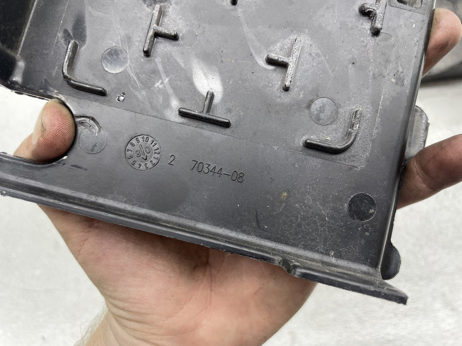 07-11 HARLEY-DAVIDSON STREET GLIDE FLHX BATTERY TRAY BOX HOLDER