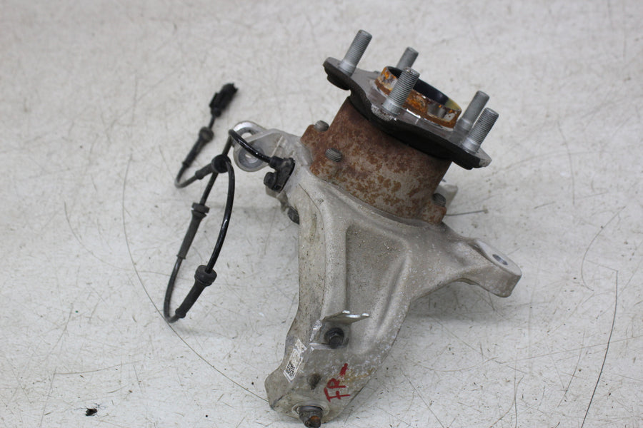 19 POLARIS SLINGSHOT SL FRONT RIGHT STEERING KNUCKLE SPINDLE HUB