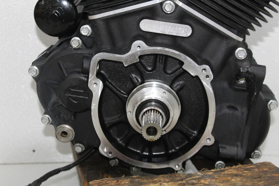 18-20 HARLEY-DAVIDSON STREET BOB FXBB 107CI ENGINE MOTOR HEAD MILWAUKEE M8