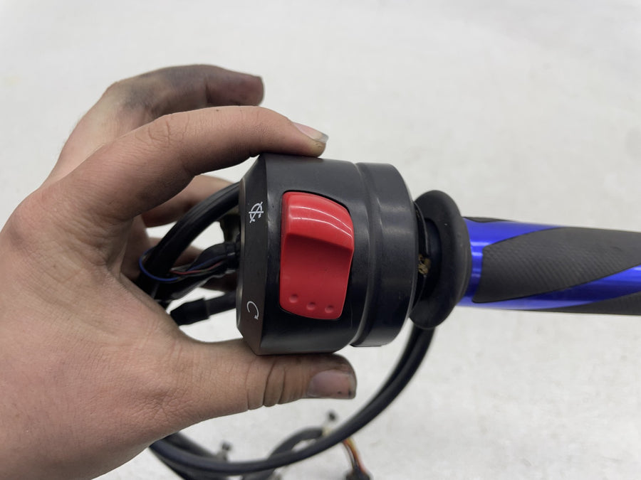06-07 SUZUKI GSXR600 RIGHT CONTROL KILL OFF START SIGNAL SWITCH