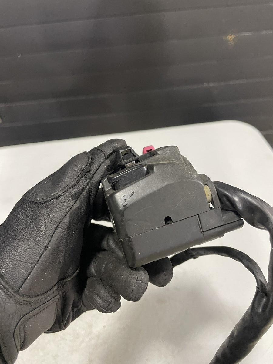 93-01 KAWASAKI NINJA ZX11 LEFT CLIP ON HANDLE HORN SIGNALS SWITCH SWITCHES