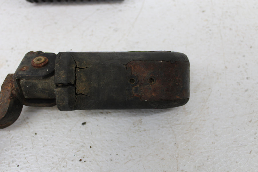 1982 YAMAHA XJ650 MAXIM FRONT FOOT RESTS PEGS STEPS SET PAIR