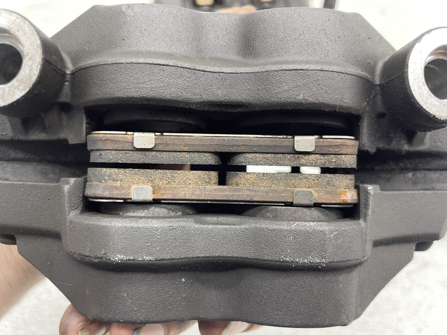 06-07 SUZUKI GSXR600 RIGHT LEFT FRONT BRAKE CALIPER SET PAIR CALIPERS