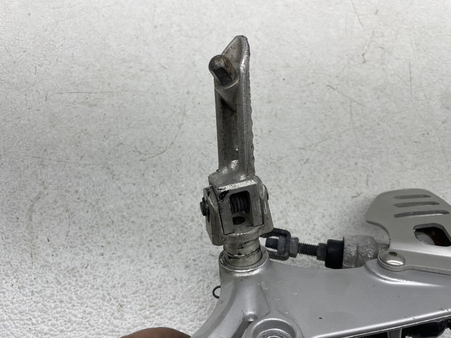 06-07 SUZUKI GSXR600 RIGHT REARSET REAR SET DRIVER FOOT PEG W/ REAR MASTER
