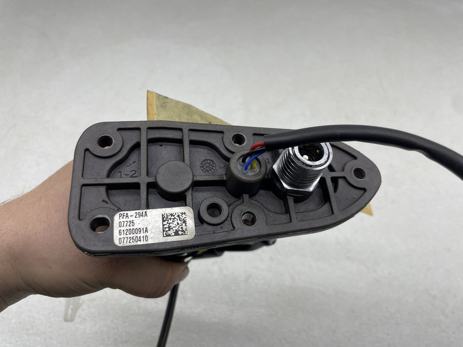 24-26 HARLEY-DAVIDSON STREET GLIDE FLHX FUEL GAS PUMP