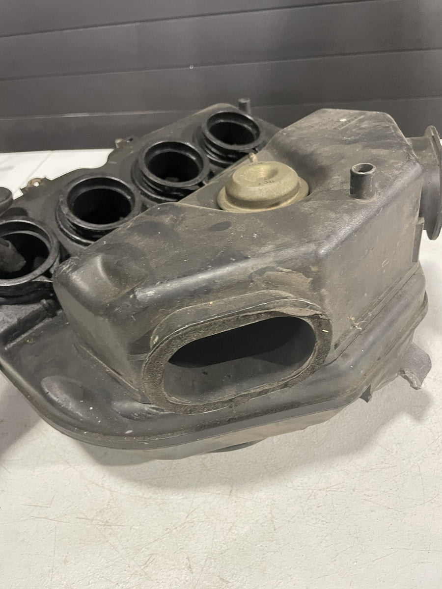 1997 SUZUKI GSXR600 SRAD AIRBOX AIR INTAKE FILTER BOX 13700-34E50