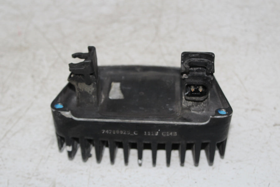 18-23 HARLEY-DAVIDSON ELECTRA GLIDE ULTRA RECTIFIER VOLTAGE REGULATOR (READ)